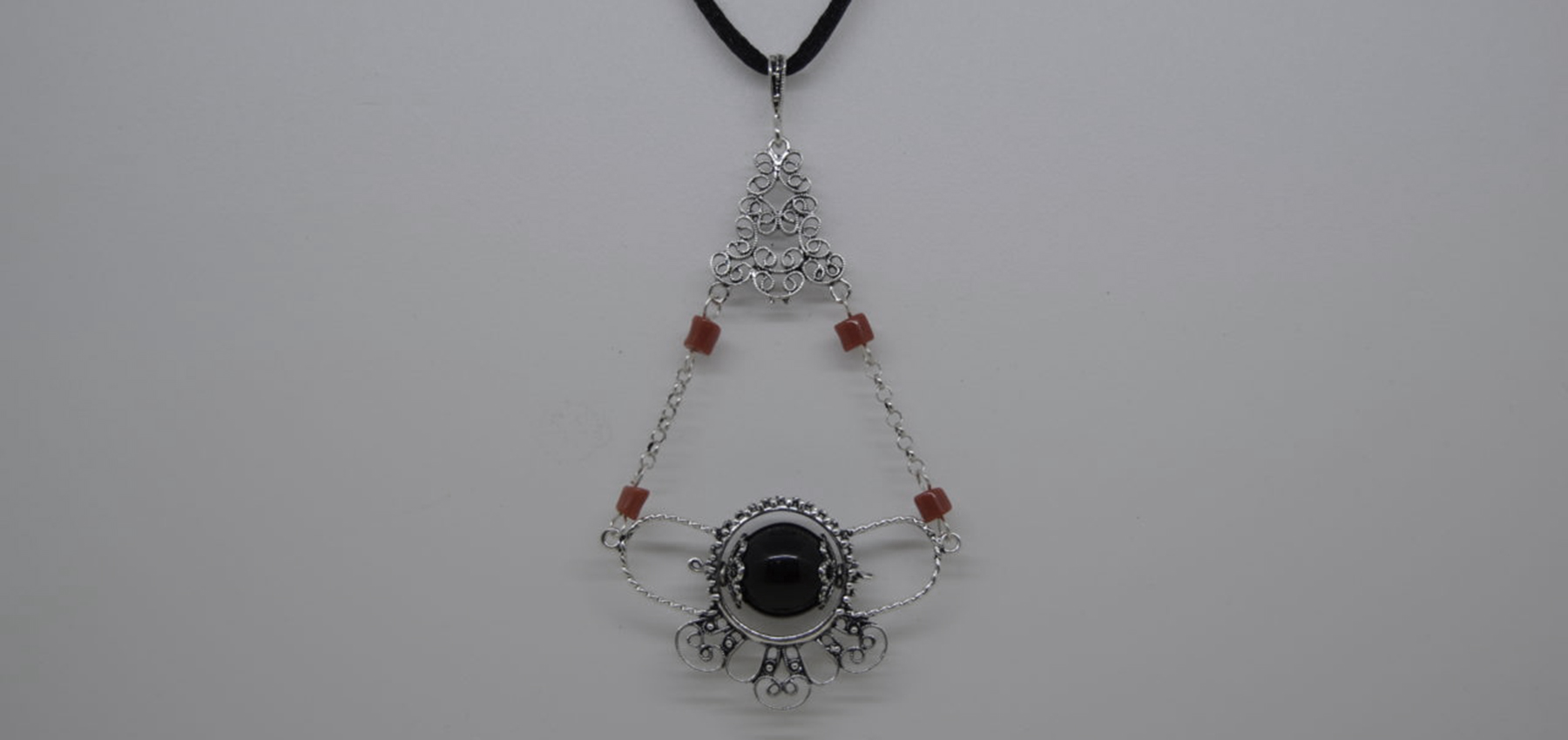 THE HISTORY OF SU COCCU, THE AMULET